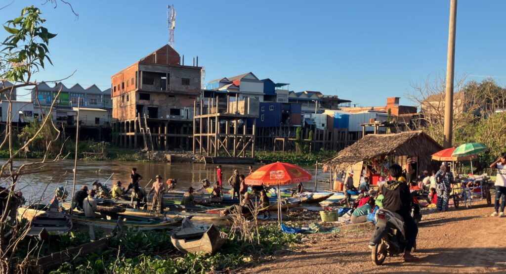 កំពង់ឈ្នង กัมปงชไนง Kampong Chhnang Cambodge 贡布尔川 柬埔寨 カンポンチュナン カンボジア 캄퐁춘앙 (캄보디아) كمبونغ تشنانغ كمبوديا Кампонг Чхнанг Камбоджа Cambodia