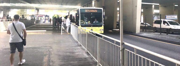 Istanbul Metrobus İstanbul Metrobüs 伊斯坦布尔地铁巴士 イスタンブールメトロバス متروباص إسطنبول 이스탄불 메트로버스 Метробус Стамбула