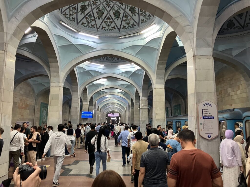 Uzkekistan Alisher Navoiy Station Tashkent metro Ташкентский Метро Toshkent Metrosi Taşkent 塔什干地铁 타슈켄트 지하철 タシュケント地下鉄 مترو طشقند